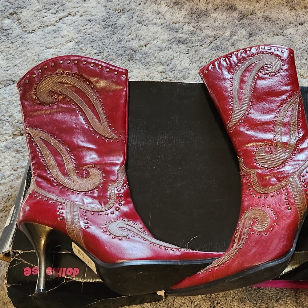 Shoe